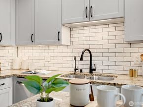 2800 SW Raymond Street 207, Seattle WA 98126