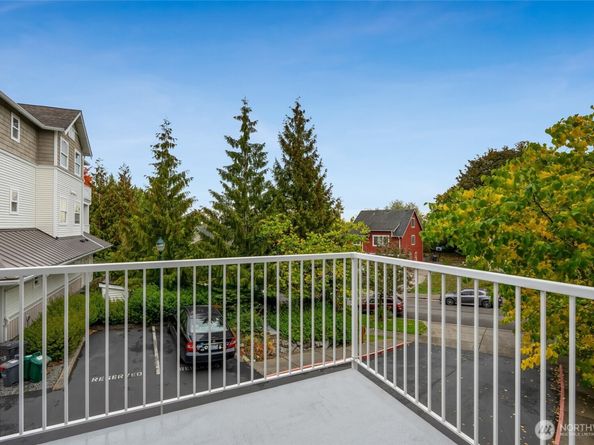 2800 SW Raymond Street 207, Seattle WA 98126