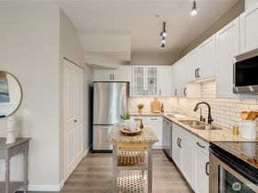 2800 SW Raymond Street 207, Seattle WA 98126