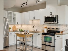 2800 SW Raymond Street 207, Seattle WA 98126