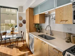 2911 2nd Avenue 313, Seattle WA 98121