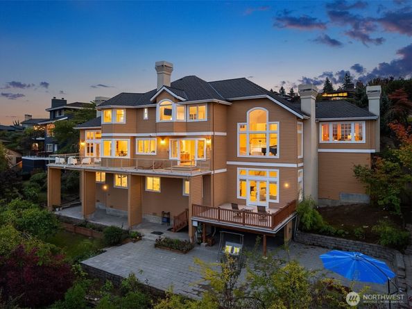 8726 Paisley Drive NE, Seattle WA 98115