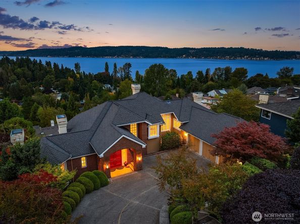 8726 Paisley Drive NE, Seattle WA 98115