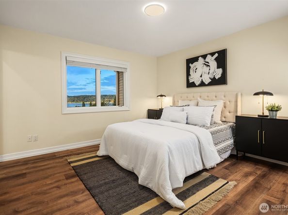 8726 Paisley Drive NE, Seattle WA 98115