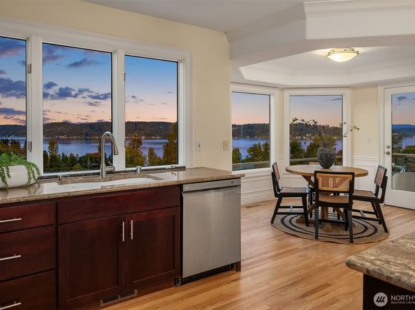 8726 Paisley Drive NE, Seattle WA 98115