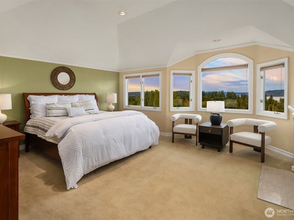 8726 Paisley Drive NE, Seattle WA 98115