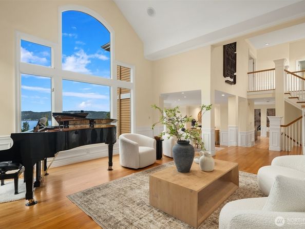 8726 Paisley Drive NE, Seattle WA 98115