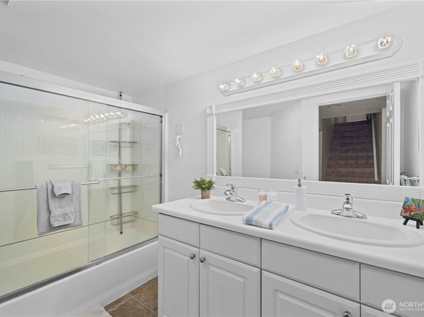 3523 SW Charlestown Street, Seattle WA 98126