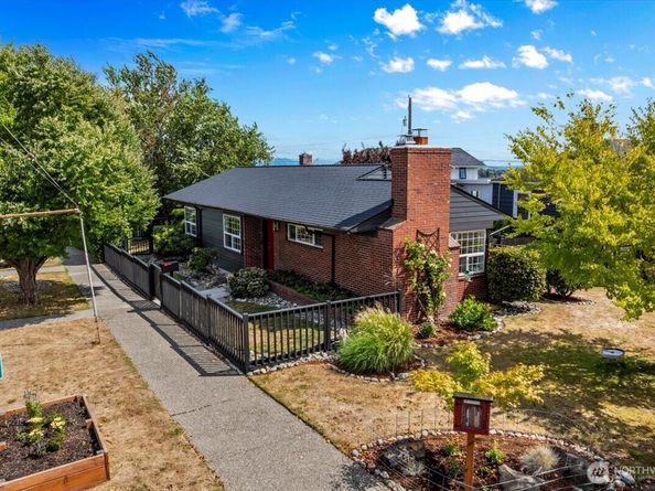 3523 SW Charlestown Street, Seattle WA 98126