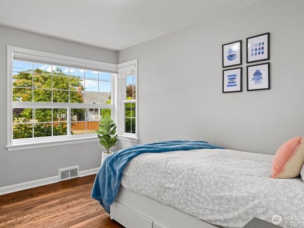 3523 SW Charlestown Street, Seattle WA 98126