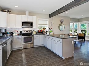 5037 21st Avenue NE, Seattle WA 98105