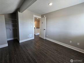 5037 21st Avenue NE, Seattle WA 98105