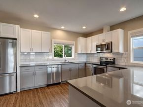 5037 21st Avenue NE, Seattle WA 98105