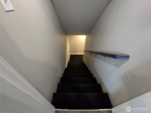 5037 21st Avenue NE, Seattle WA 98105