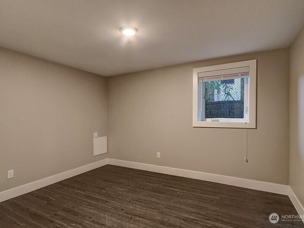 5037 21st Avenue NE, Seattle WA 98105