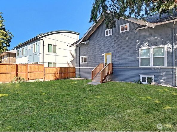 5037 21st Avenue NE, Seattle WA 98105