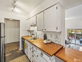 2301 NE 65th Street 202, Seattle WA 98115