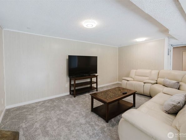 3023 NE Helm Street, Bremerton WA 98310