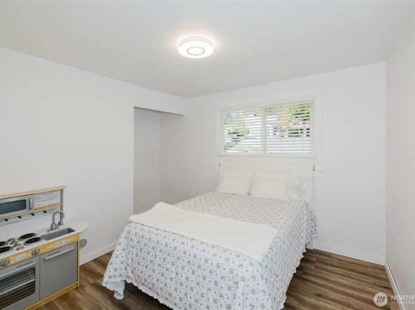 3023 NE Helm Street, Bremerton WA 98310