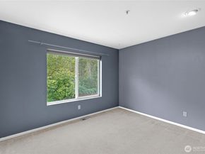 22103 45th Avenue S 6, Kent WA 98032