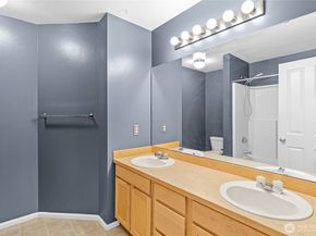 22103 45th Avenue S 6, Kent WA 98032