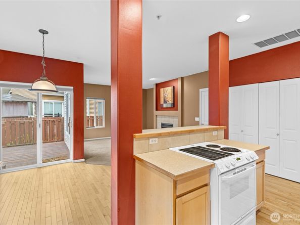 22103 45th Avenue S 6, Kent WA 98032