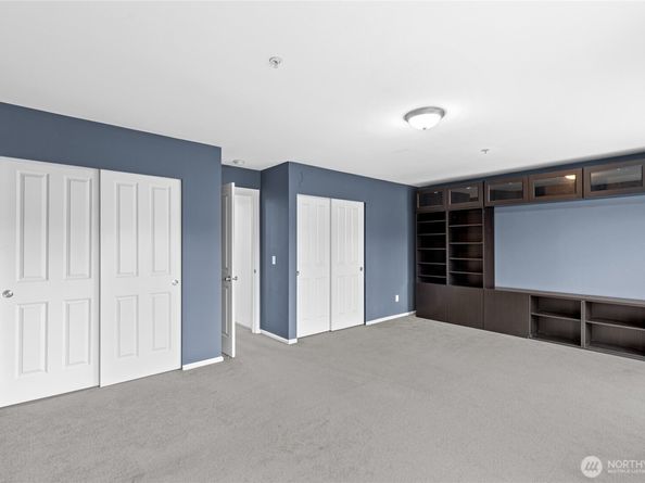 22103 45th Avenue S 6, Kent WA 98032