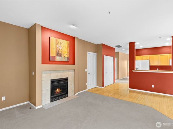 22103 45th Avenue S 6, Kent WA 98032