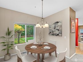 22103 45th Avenue S 6, Kent WA 98032