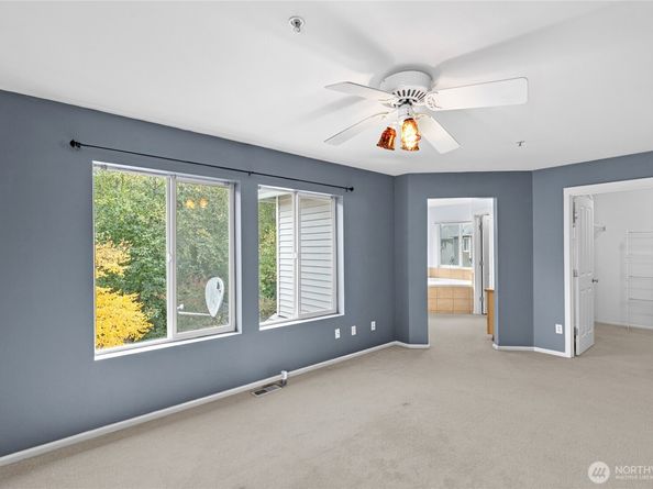 22103 45th Avenue S 6, Kent WA 98032
