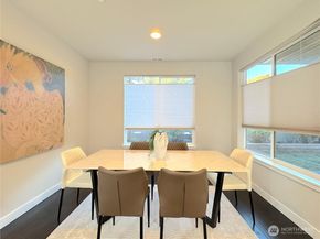 3320 NE 8th Place, Renton WA 98056
