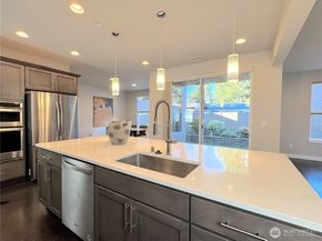 3320 NE 8th Place, Renton WA 98056