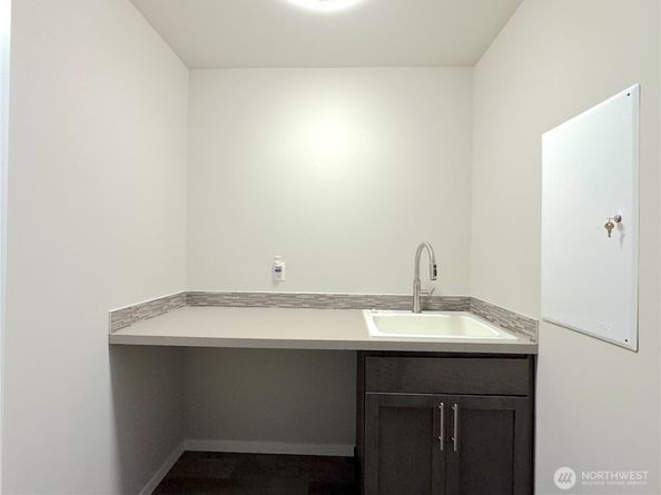 3320 NE 8th Place, Renton WA 98056