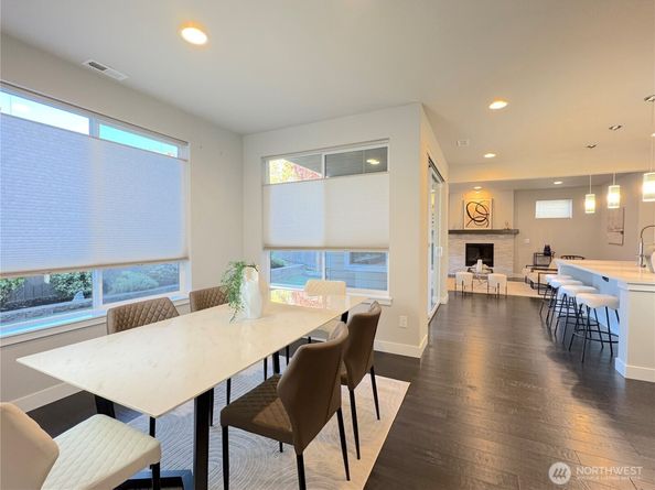 3320 NE 8th Place, Renton WA 98056