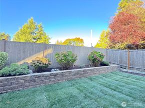 3320 NE 8th Place, Renton WA 98056