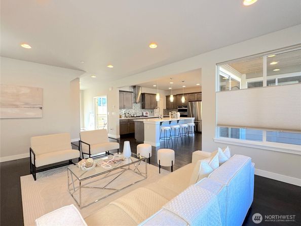 3320 NE 8th Place, Renton WA 98056