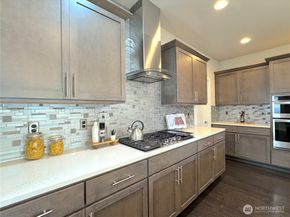3320 NE 8th Place, Renton WA 98056