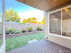3320 NE 8th Place, Renton WA 98056