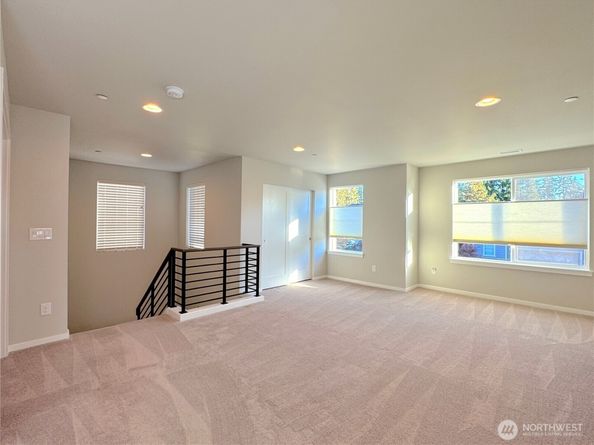 3320 NE 8th Place, Renton WA 98056