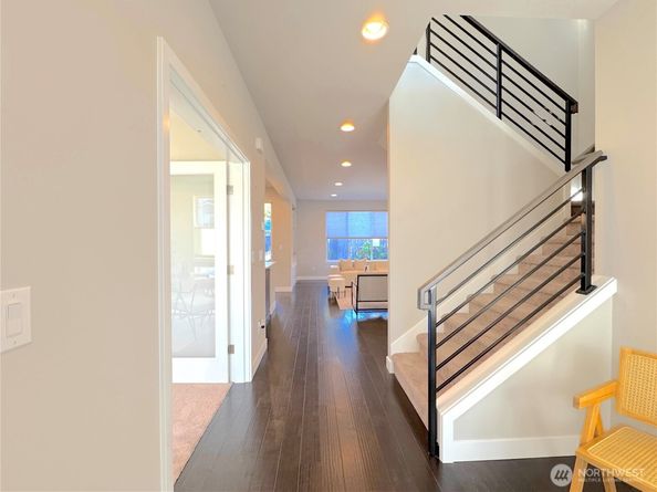 3320 NE 8th Place, Renton WA 98056