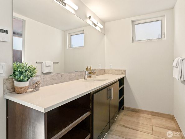2426 B NW 64th, Seattle WA 98107
