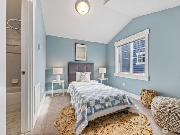 910 NW 85th st B, Seattle WA 98117