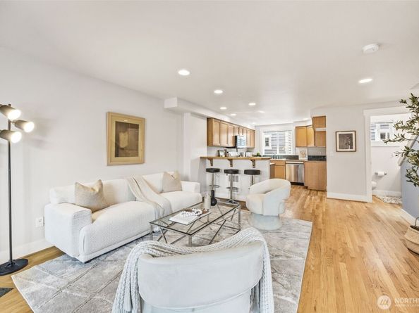 910 NW 85th st B, Seattle WA 98117