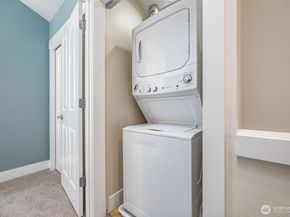 910 NW 85th st B, Seattle WA 98117