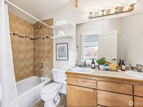 910 NW 85th st B, Seattle WA 98117