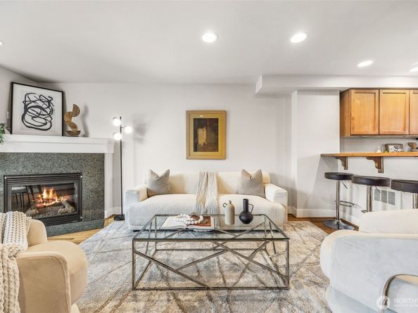 910 NW 85th st B, Seattle WA 98117