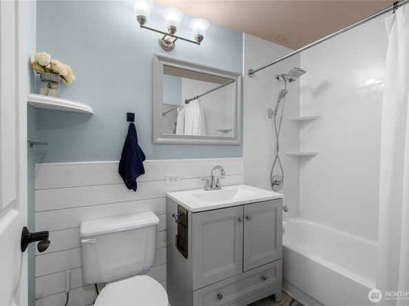 14057 NE 181st Street E104, Woodinville WA 98072