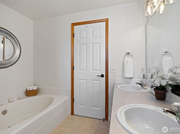 2530 123rd Place SW B, Everett WA 98204
