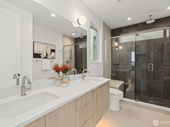 2011 Dexter Avenue N A, Seattle WA 98109