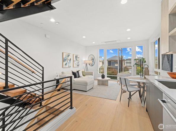 2011 Dexter Avenue N A, Seattle WA 98109